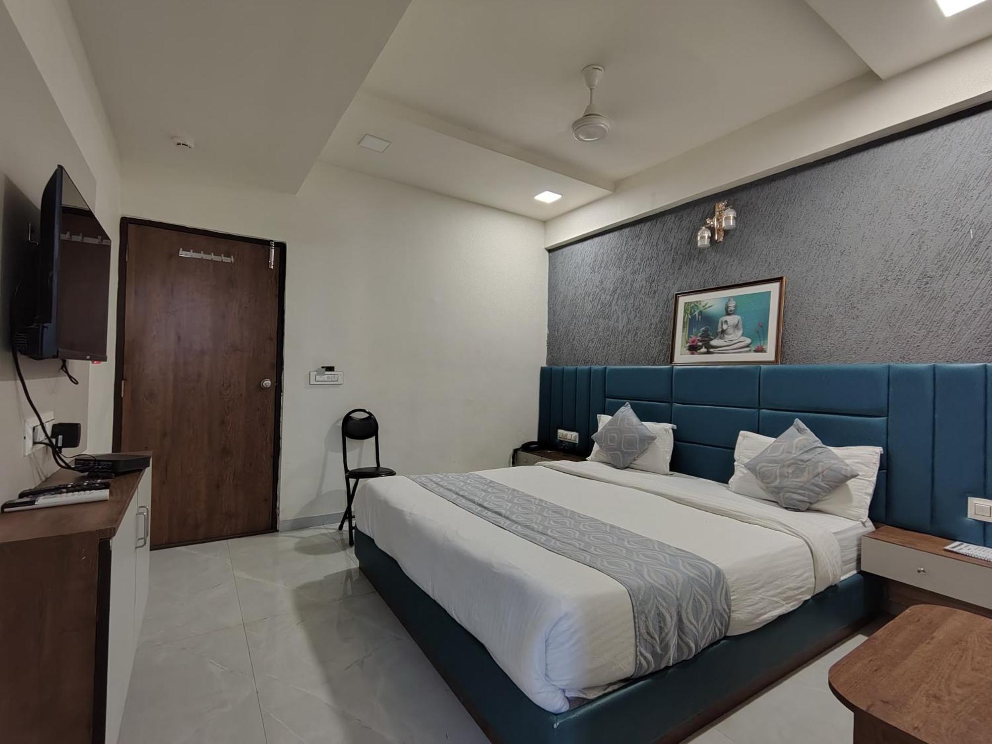 Hotel Avadh Palace, Subhash Bridge, Rto Circle, アーメダバード エクステリア 写真