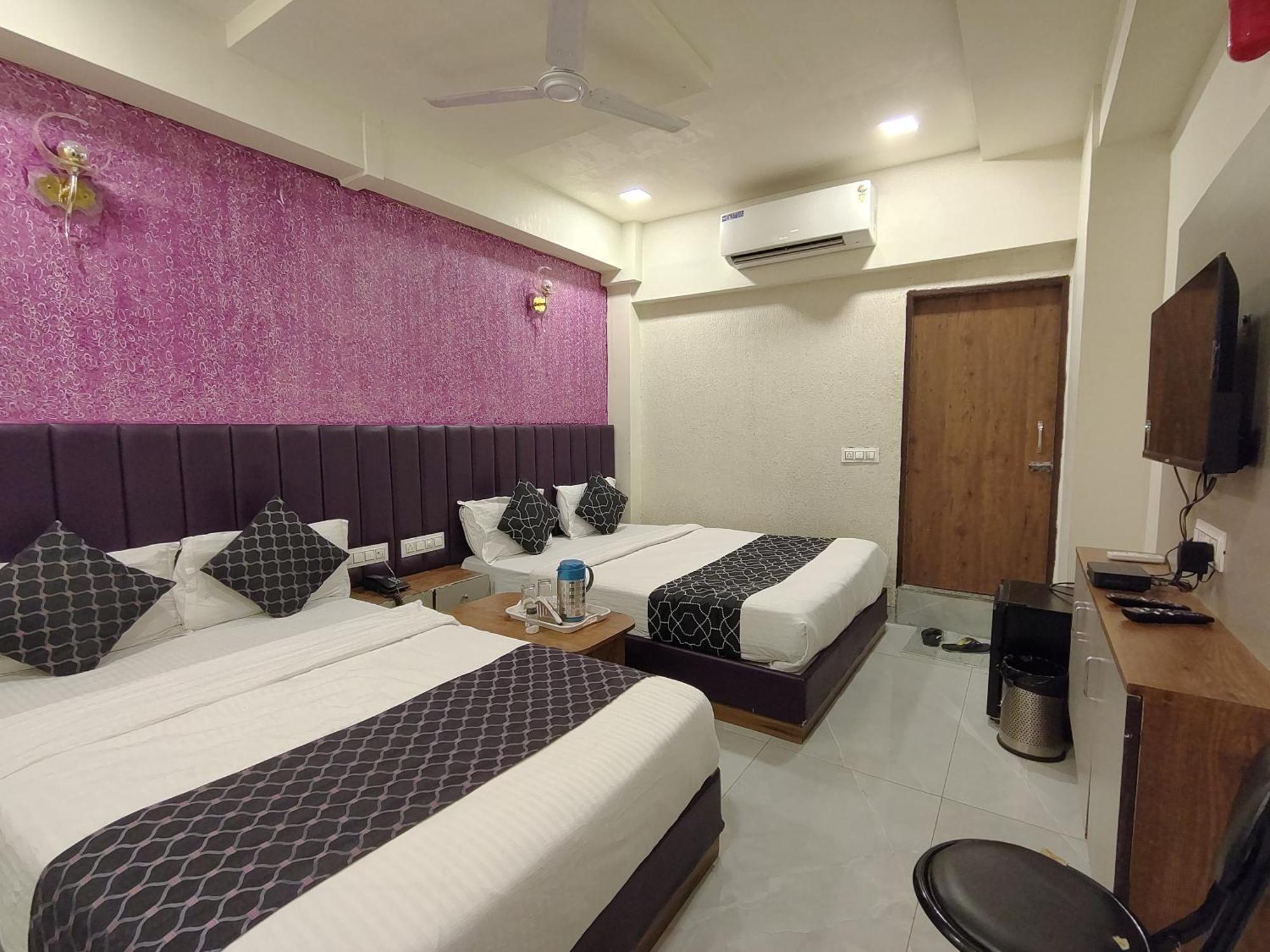Hotel Avadh Palace, Subhash Bridge, Rto Circle, アーメダバード エクステリア 写真