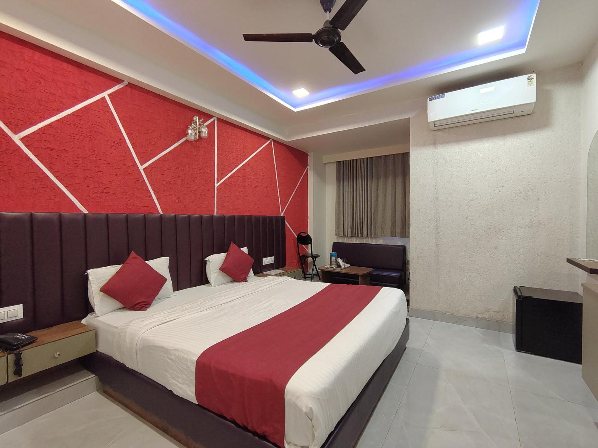 Hotel Avadh Palace, Subhash Bridge, Rto Circle, アーメダバード エクステリア 写真